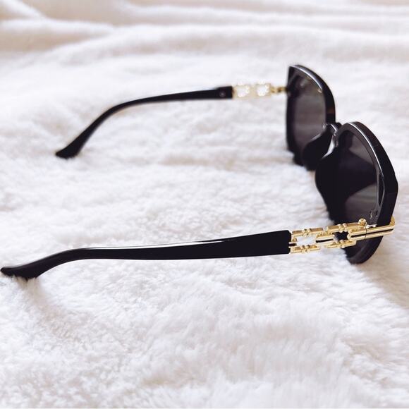 Liana Black Sleek Sunglasses - Picture 6 of 10